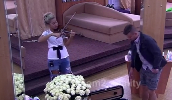 Мария Кохно играет на скрипке смотрите в эфире ДОМ 2 за 04.05.2017
